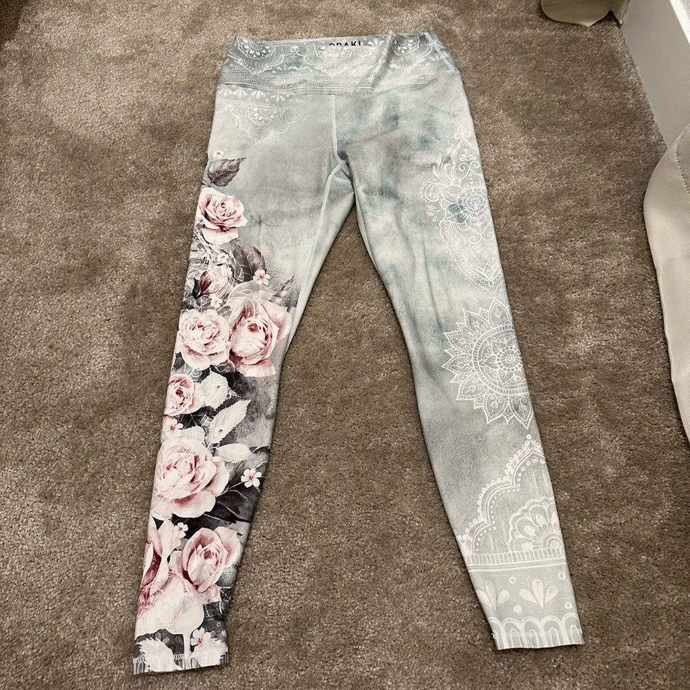 Size L Oraki Yoga Pants - Transformation - like new